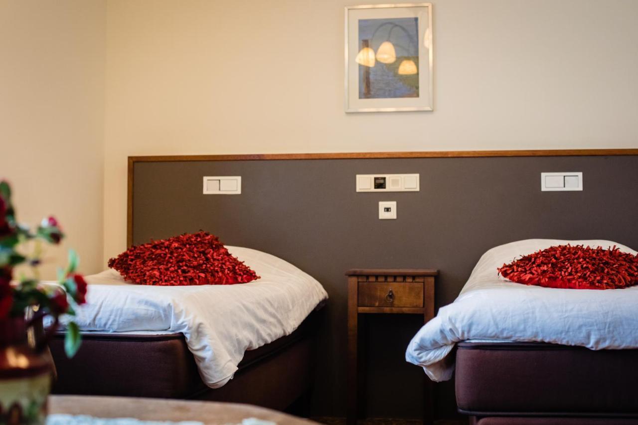 Hotel De Reiziger Ottersum Экстерьер фото